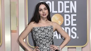 10 Artis Berbusana Terbaik di Golden Globes 2023, Ana de Armas Pakai LV