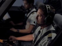 Sinopsis Film Plane, Pendaratan Darurat Berubah Jadi Mimpi Buruk