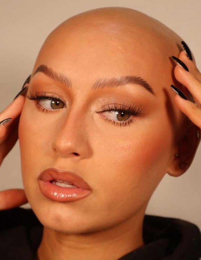 Kini, wanita asal Inggris itu mendapatkan followers 187 ribu dengan mendapatkan banyak komentar pujian. Foto: dok. Instagram