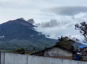 Gunung Kerinci Terus Erupsi, Tinggi Kolom Abu 600 Meter