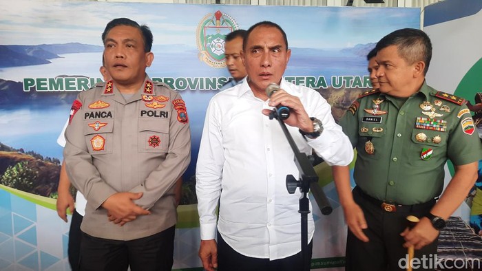 Gubernur Sumut Edy Rahmayadi memberi keterangan pers usai rapat persiapan ajang balap F1H2O.