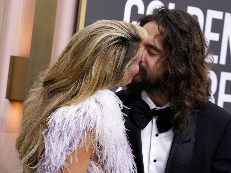 Pasangan Selebriti yang Pamer Kemesraan di Golden Globe 2023