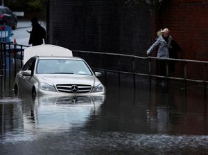 Tertipu Beli Mobil Bekas Pernah Kena Banjir, Penjual Bisa Disomasi dan Digugat!
