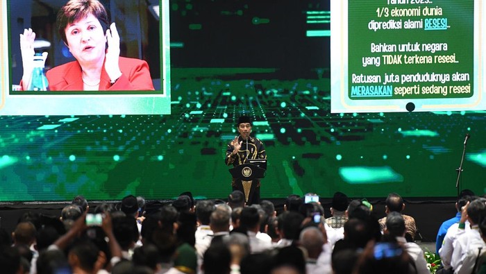 JOKOWI HADIRI RAKORNAS PARTAI BULAN BINTANG Presiden Joko Widodo berpidato saat menghadiri Rakornas dan Musyawarah Dewan Partai Bulan Bintang di Jakarta, Rabu (11/1/2023). Rakornas itu mengusung tema rapatkan barisan menuju kemenangan Pemilu 2024. ANTARA FOTO/Akbar Nugroho Gumay/rwa.