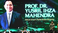 Pernyataan itu disampaikan Yusril saat berpidato sebelum Jokowi saat Rakornas Partai Bulan Bintang di Jakarta, Rabu (11/1/2023). Yusril mengatakan pemimpin zaman dahulu itu kurus kering dan kerap batuk saat berpidato lantaran memikirkan rakyatnya.