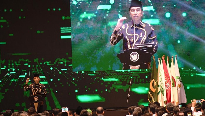 JOKOWI HADIRI RAKORNAS PARTAI BULAN BINTANG Presiden Joko Widodo berpidato saat menghadiri Rakornas dan Musyawarah Dewan Partai Bulan Bintang di Jakarta, Rabu (11/1/2023). Rakornas itu mengusung tema rapatkan barisan menuju kemenangan Pemilu 2024. ANTARA FOTO/Akbar Nugroho Gumay/rwa.