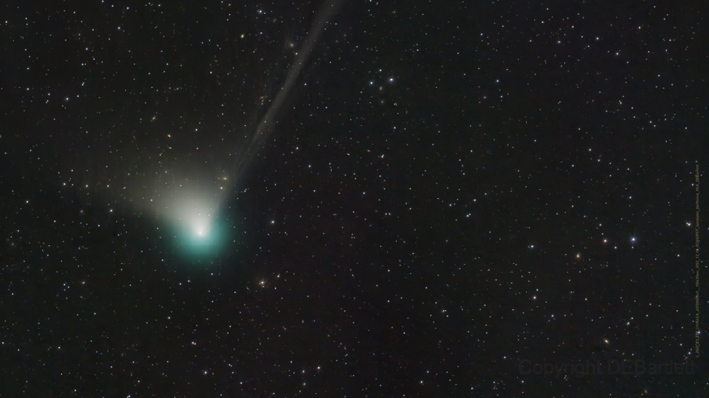 Komet Hijau Ini Melintas Sekali Seumur Hidupmu, Cek Jadwal & Cara Mengamatinya!