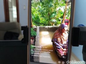 Polisi Periksa Lansia di NTB yang Ngemis Mandi Lumpur di TikTok