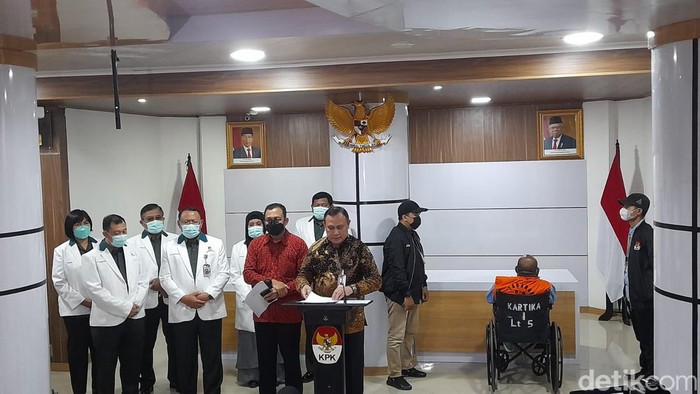 KPK mengumumkan penahanan Gubernur Papua Lukas Enembe (Ilham N/detikcom)