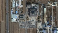 Foto satelit yang diambil di sejumlah kota di China telah menangkap momen kerumunan orang di krematorium dan rumah duka di negara itu kala terjadi badai COVID-19 yang parah beberapa waktu terakhir. (Foto: via REUTERS/MAXAR TECHNOLOGIES)