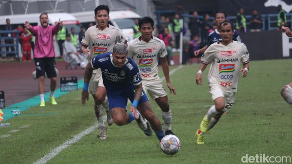 Potret Persib Kalahkan Persija 1-0 di Stadion GBLA