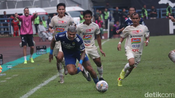 Laga Persib vs Persija di Stadion GBLA Bandung, Rabu (11/1/2023)