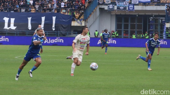 Laga Persib vs Persija di Stadion GBLA Bandung, Rabu (11/1/2023)