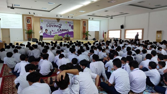 Loving and Caring Our Body di SMP Labschool Jakarta,Rawamangun