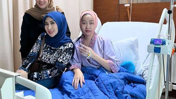 Lucinta Luna wajahnya dibungkus perban lagi