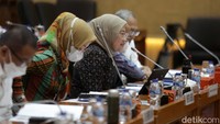 Sempat dijadwalkan terbuka, rapat Menaker dengan Komisi IX DPR RI akhirnya digelar secara tertutup.