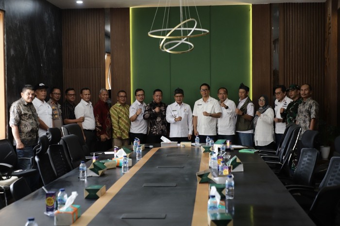 Pemerintah Kabupaten Bandung akan merevitalisasi Pasar Rakyat Banjaran melalui kerja sama BGS (Bangun Guna Serah) dengan PT Bangun Niaga Perkasa.