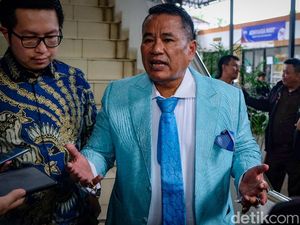 Tak Gentar, Hotman Paris Bakal Lawan Siapa Pun Pengacara Ferry Irawan