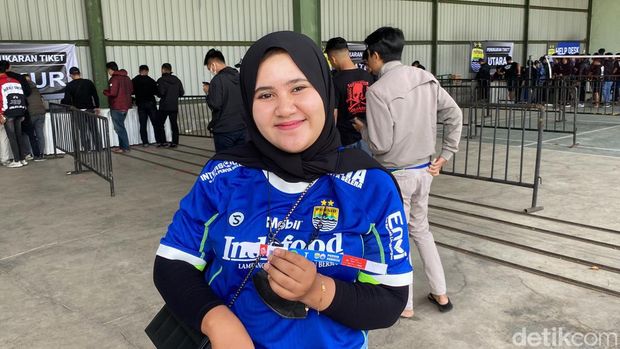 Penukaran tiket Persib vs Persija.