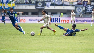 Momen Maung Bandung Terkam Macan Kemayoran