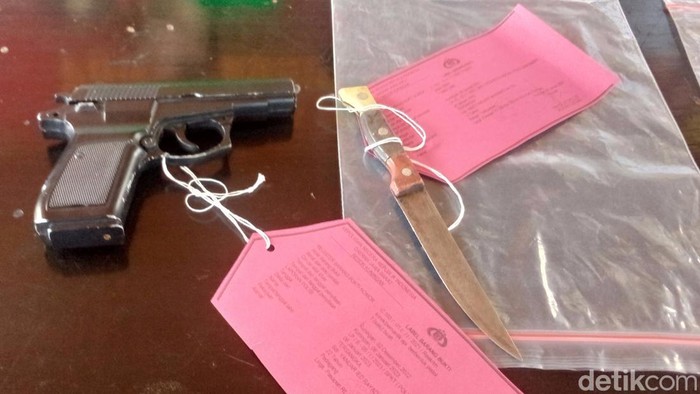 Pistol korek api yang digunakan memalak santri Kuningan
