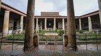 Salah satu tempat paling terkenal di Pompeii, House of Vettii atau Domus Vettiorum secara resmi dibuka untuk umum setelah 20 tahun restorasi.  