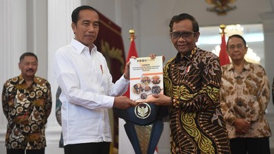 Presiden Jokowi Menerima Laporan Pelanggaran HAM Masa Lalu
