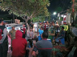 Nongkrong Hingga Dini Hari, Polres Dompu Angkut 8 Pemuda-pemudi
