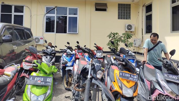 11 Pencuri Motor Dan Mobil Resahkan Warga Lebak Banten Ditangkap 9391