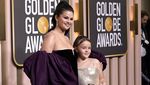7 Potret Selena Gomez yang Tetap PD Meski BB Naik, Terapkan Body Positivity