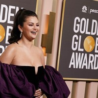 Selena pun memberi jawaban bijak namun menohok. Dia mengakui bahwa saat ini tubuhnya memang lebih berisi. Saya sedikit lebih besar sekarang karena saya menikmati masa liburan saya,” kata penyanyi dan aktris 30 tahun ini di Instagram Live. Foto: Invision/Jordan Strauss