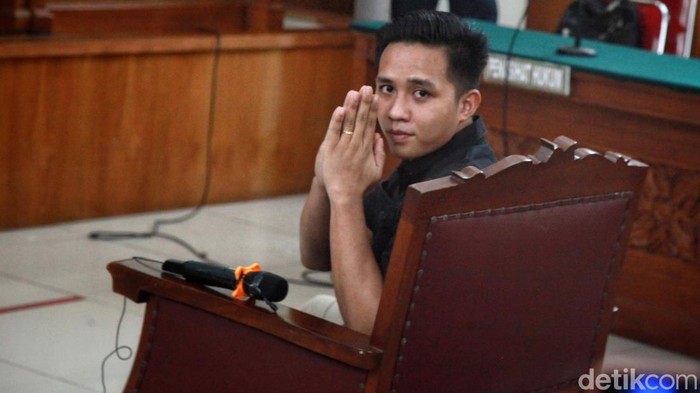 Sidang Tuntutan Richard Eliezer Ditunda Satu Pekan Sidang tuntutan kasus pembunuhan berencana Yosua Hutabarat dengan terdakwa Bharada Richard Eliezer ditunda. Sidang ditunda karena jaksa belum selesai menyusun tuntutan.