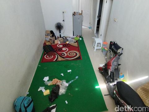 Sisa barang ritual di rumah dukun gadungan Gresik bermodus penggandaan uang