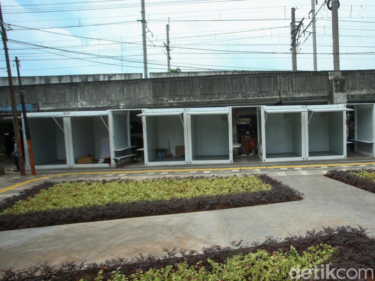 Usai Direvitalisasi, Kios Bongkar Pasang di Tugu Proklamasi Kini Terlihat Cantik