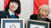 Kini Kane berusia 120 tahun, setiap hari ia bangun jam enam pagi, kemudian sore harinya ia belajar matematika. Tak jarang, terkadang ia berkunjung ke panti asuhan untuk bermain game Othello. (Foto: Guinness World Records)
