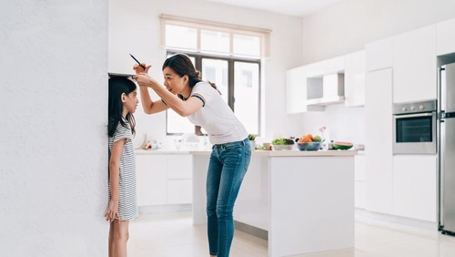 13 Makanan Penghambat Tinggi Badan Anak dan Kebiasaan Lainnya
