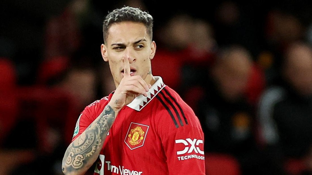 Cara main Antony disoroti. (Foto: REUTERS/PHIL NOBLE)