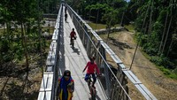 Jembatan itu dibangun Balai Pembangunan Jalan Nasional Aceh melalui aspirasi Anggota DPR RI asal Aceh, Hirmawan. Jembatan dengan lebar 1,8 meter tersebut menghabiskan dana sebesar Rp 4,4 miliar tahun anggaran 2022.  