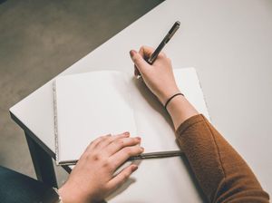 Apa Fungsi Fakta di Dalam Teks Persuasi? Ini Penjelasan dan Contohnya