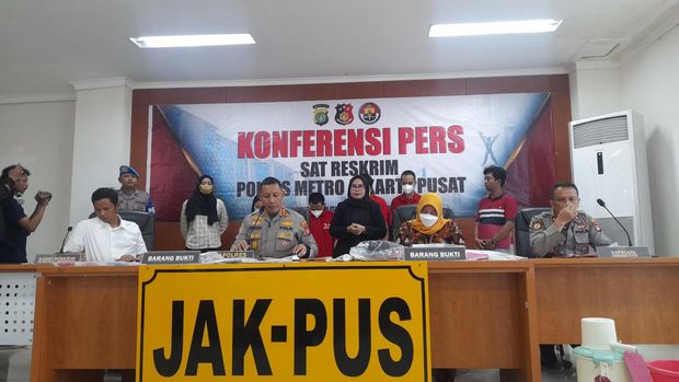 Polisi mengungkap kasus perdagangan orang di sebuah apartemen di kawasan Cempaka Putih, Jakarta Pusat (Jakpus). Kasus tersebut bermula dari modus tawaran kerja via media sosial (medsos).
