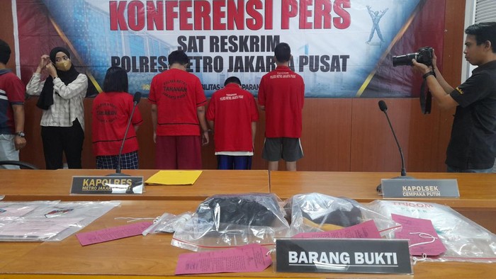 Polisi mengungkap kasus perdagangan orang di sebuah apartemen di kawasan Cempaka Putih, Jakarta Pusat (Jakpus). Kasus tersebut bermula dari modus tawaran kerja via media sosial (medsos).