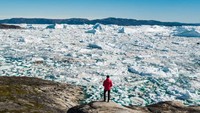 Saat musim dingin dari bulan November sampai Mei, lautan menjadi es dengan ketebalan 2 meter. Suhunya dapat mencapai minus 20 derajat Celcius yang artinya dinginnya sungguh menusuk tulang! Getty Images/iStockphoto/Maridav