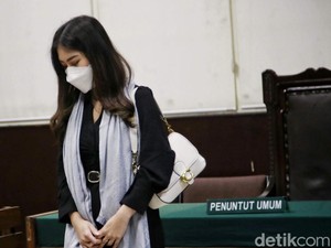 Ayu Thalia Vs Anak Ahok Berujung Vonis Percobaan 10 Bulan