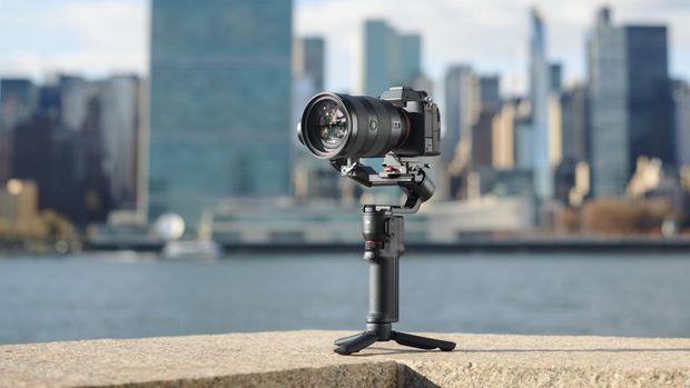 DJI