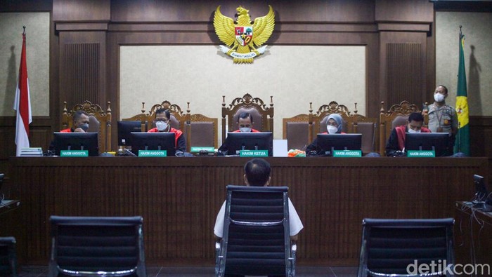 Benny Tjokro menjalani sidang vonis kasus ASABRI yang digelar di Pengadilan Tindak Pidana Korupsi (Tipikor), Jalan Bungur Besar Raya, Jakarta Pusat, Kamis (12/1/2023).