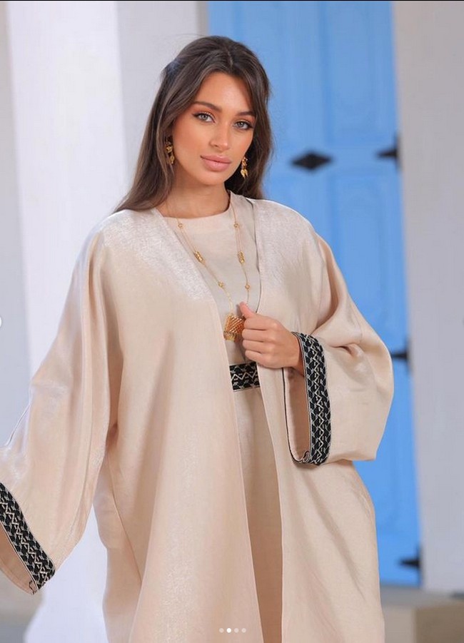 Evlin Khalifa mengatakan dia akan berpakaian sopan selama mengikuti Miss Universe 2022 di Amerika Serikat. Dan yang terpenting keputusannya didukung penuh oleh Organisasi Miss Universe. Foto: Dok. Instagram @evlin_khalifa.