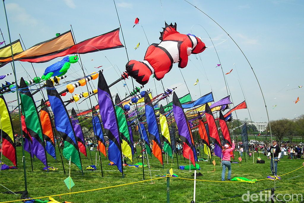 Festival layang-layang di seluruh dunia.