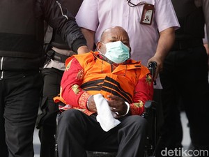 KPK Cecar Kadis PUPR Papua soal Aliran Duit Proyek ke Lukas Enembe