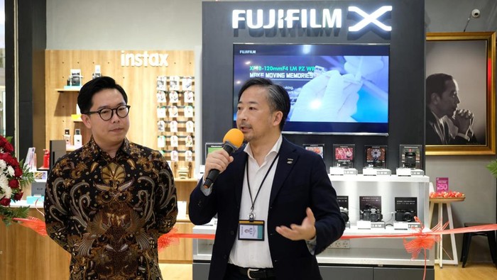 Peresmian toko konsep Fujifilm di Kota Kasablanka, Jakarta.
