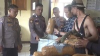 Ganja itu ternyata dititipkan kepada J oleh seseorang yang dia kenal di penjara. J bakal diberikan uang Rp 4 juta untuk penitipan barang haram itu (Foto: Istimewa)